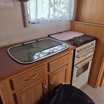 Lehký Anglický karavan - 11