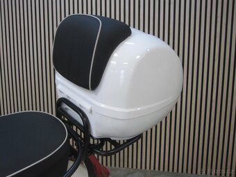 Piaggio Vespa GTS 125 Super - 11