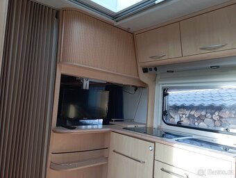 Karavan Calista 450, Soláry 400 Wp, rok 2003, 12V TV s DVD - 11