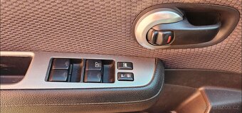 NISSAN TIIDA - 11