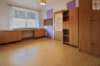 Prostorný rodinný dům se dvěma bytovými jednotkami, velkou z - 11