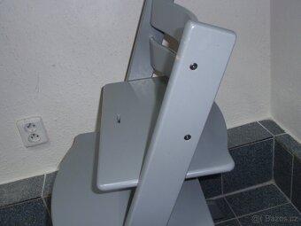 TOP MASIVNÍ DŘEVĚNÁ ROSTOUCÍ ŽIDLE STOKKE TRIPP TRAPP ŠEDÁ - 11