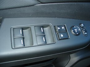CR-V 2.0i-VTEC 114kW,ČR,TZ,112000 KM,SERVISKA,pohon 4x4 - 11