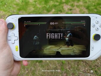 Logitech G Cloud handheld - 11