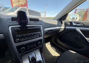 Škoda Octavia 1,6 TDI ELEGANCE,TAŽNÉ,+KOLA nafta manuál - 11