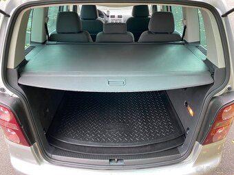 Volkswagen Touran 2.0 TDI - 11