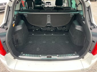 Peugeot 308 SW 1.6 HDi 68kw, bohatá výbava - 11