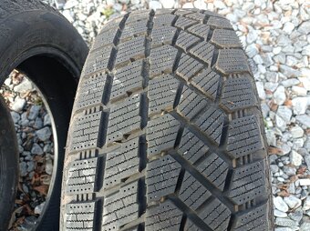 Pneu zimní  215/55 R 18 - 11