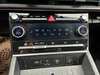 Hyundai Santa Fe 1.6 158kW HYBRID 4x4 AT DPH 7MÍST TAŽNÉ - 11