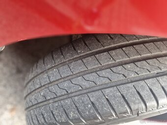 Kia Ceed 1.4 benzin - face lift - zachovalé - - 11