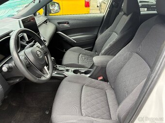 Toyota Corolla CROSS 2.0i HYBRID CVT r.v.2023 105 000 km ČR - 11