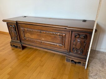 Starožitný nábytek - 11