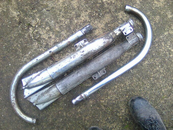 Jawa-čz 125/150 351/352-motor,pods.plechy,kryt řetězu,výfuky - 11