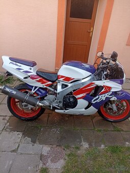 Honda CBR 900 r.v. 92. - 11