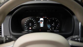 Volvo XC90 B5 - 11