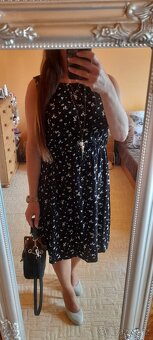 Janina kvítkové viskózové krátké šaty - 11