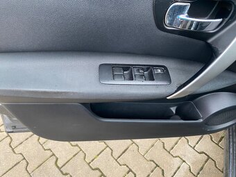 Nissan Qashqai 1.6 i - 11
