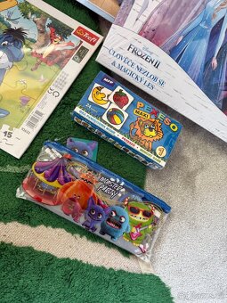 Vhodné jako dárek - sada puzzlí, pexeso, tužky - 11
