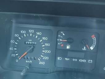 Ford Sierra 2.0 i LX - 11