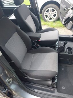 Opel Meriva 1,6i 74 kW - 11