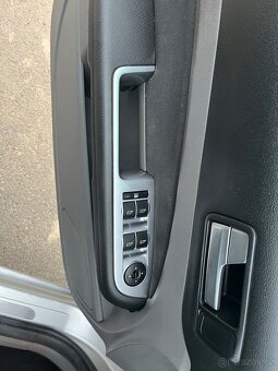 Ford Focus-Titanium 1.6i 74kw rok 2010, najeto 120tis - 11