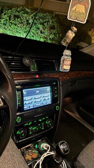 ŠKODA SUPERB 1.8 TSI • 118 kW • 2014 • Facelift • Sedan - 11