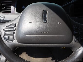 Lincoln Town Car 4.6 klima, kůže, automat - 11