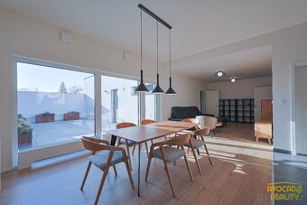 Luxusní byt 3+kk s vlastní zahrádkou - 11