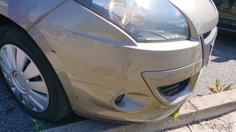 Renault Megane Scenic - 11