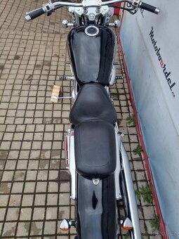 Suzuki VZ 800 Marauder - 11