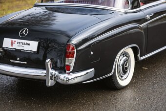 Mercedes-Benz 220S Coupé - 11