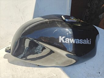 Kawasaki ER-5 - Náhradní díly - motor - 11