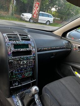 Peugeot 407 SW - 11