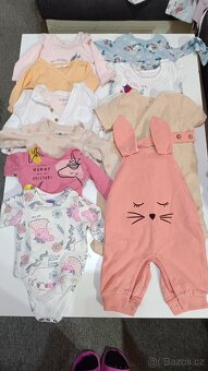 Balík oblečení pro holcicku - 11