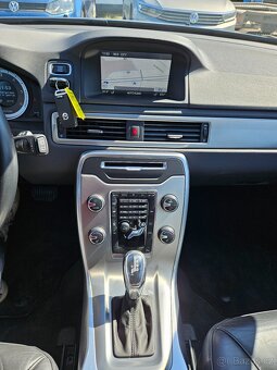 VOLVO V70 2.0 D4 120KW 5VÁLEC 2013 - 11