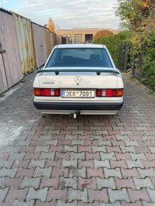 Křídla (spoilery) kufru mercedes - 11