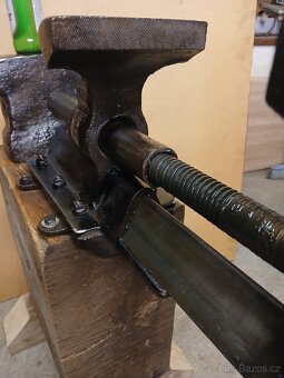 Svěrák velký kovářský - 11