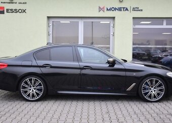 BMW Řada 5 M550d xDrive H/K 1M ČR - 11