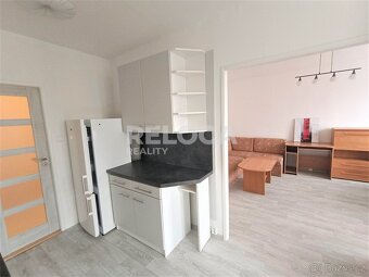 Byt 3+1, 69m2, lodžie, sklep, Praha - Háje, ul. Štichova - 11