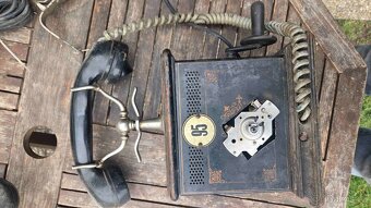 historické telefony tesla - 11