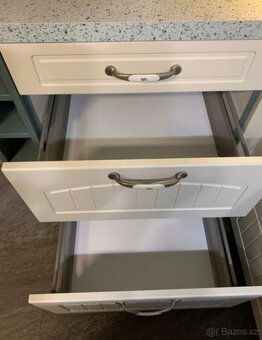 Venkovská kuchyně mintová/krémová, se spotřebiči,5609 - 11