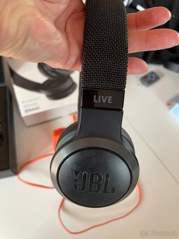 JBL Live 400BT - 11