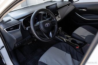 Toyota Corolla Hybrid - 11