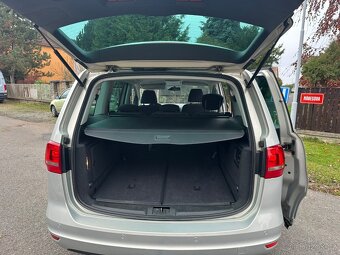 VW SHARAN 2.0 TDI 103 kW 4 MOTION 7 MÍST - 11