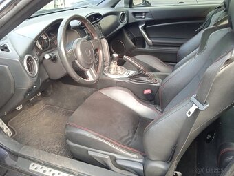 Toyota GT86 – manuál – krásný stav – dovoz Švédsko - 11