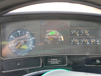 MERCEDES BENZ O350 - 11