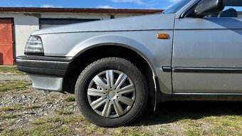 Mazda 323 1988 - 11
