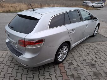 Toyota avensis 2.2 110kw - 11
