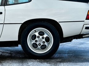 Porsche 924S - 11