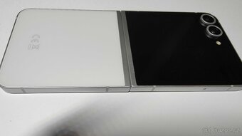 Samsung Galaxy Z Flip6 (F741B) 12GB/512GB, White - 11